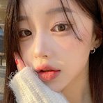 더도어 수술후기 카드 동그라미 사진 — 여성 얼굴
