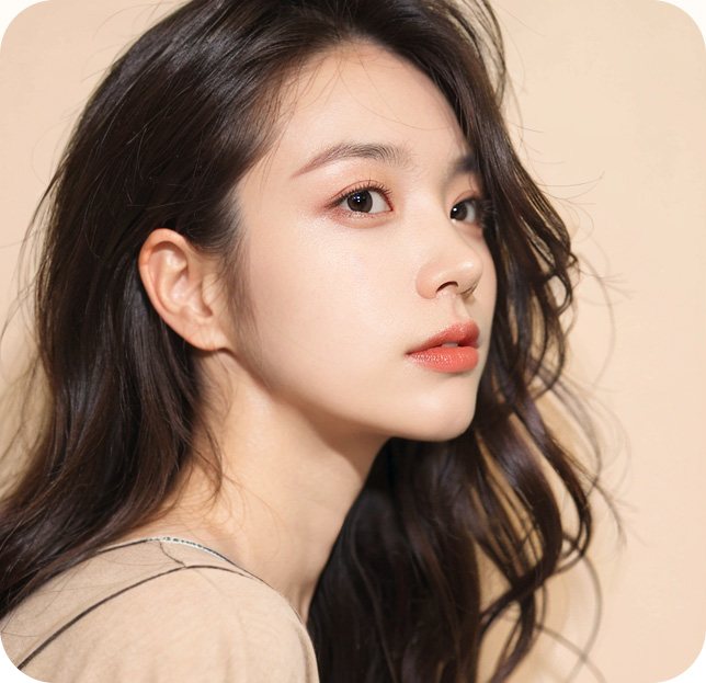 긴 웨이브 머리 여성 모델 얼굴(베이지 바탕)